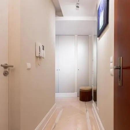 Cozy, Bright Apartment, Garage, Mokotow Warsaw