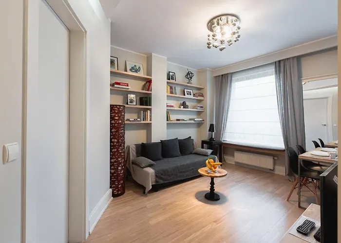 Cozy, Bright Apartment, Garage, Mokotow