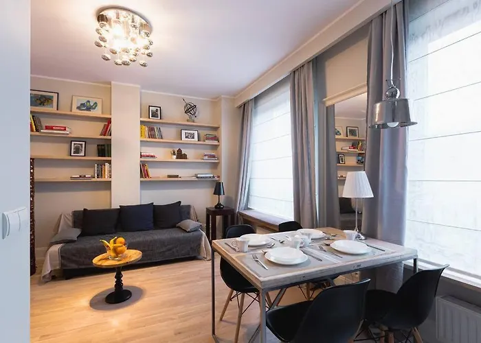 Cozy, Bright Apartment, Garage, Mokotow *