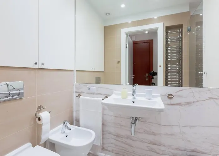 Cozy, Bright Apartment, Garage, Mokotow Varsavia